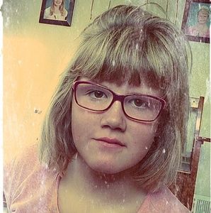 Meet your Posher, Caitlyn